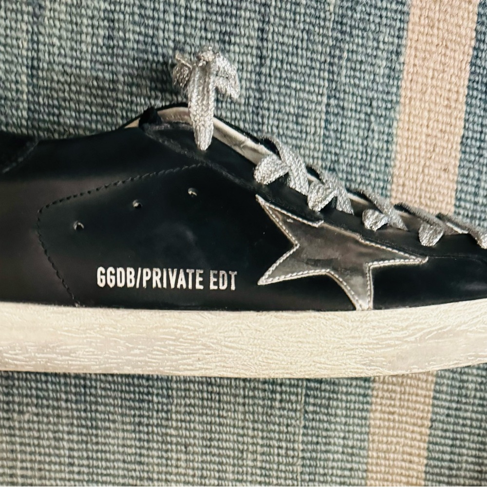 Golden Goose - Black Leather Sneakers W/ Silver Laces & Silver Stars Sz 42/EU - Picture 3 of 12